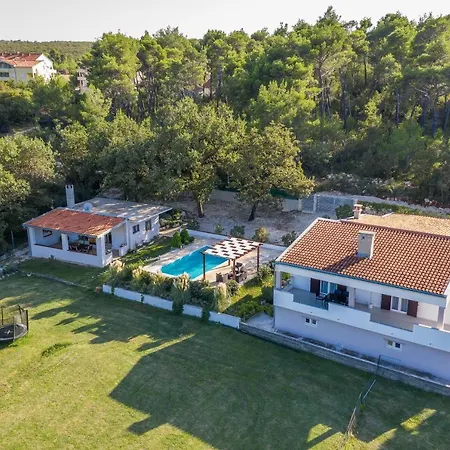 Dominik Holiday home *