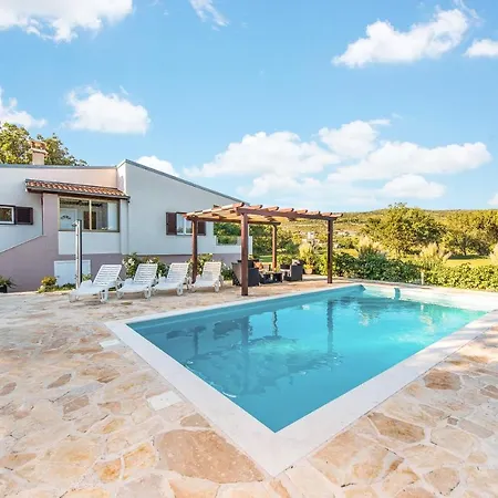 Dominik Holiday home *