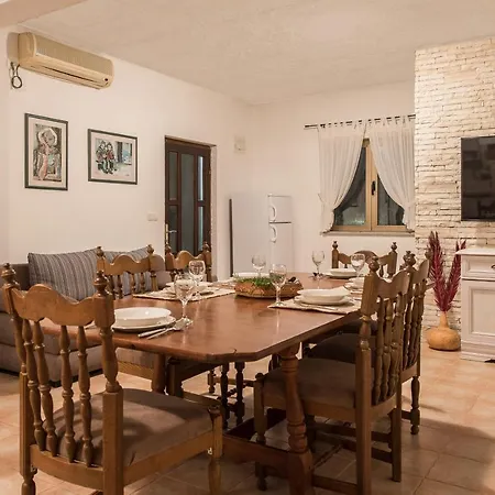 Dominik Holiday home *