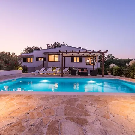 Holiday home Dominik Posedarje