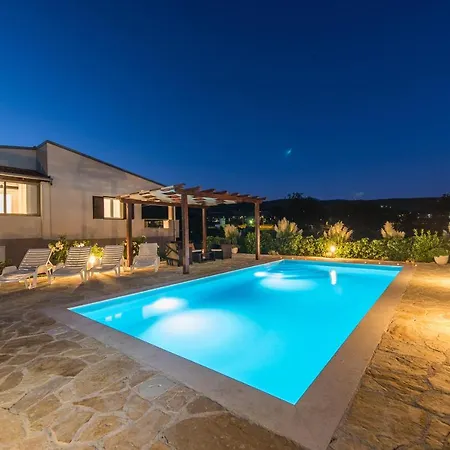 Dominik Holiday home *