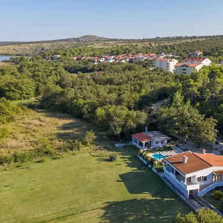 Dominik Holiday home Posedarje