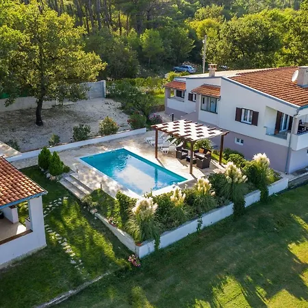 Dominik Holiday home Posedarje